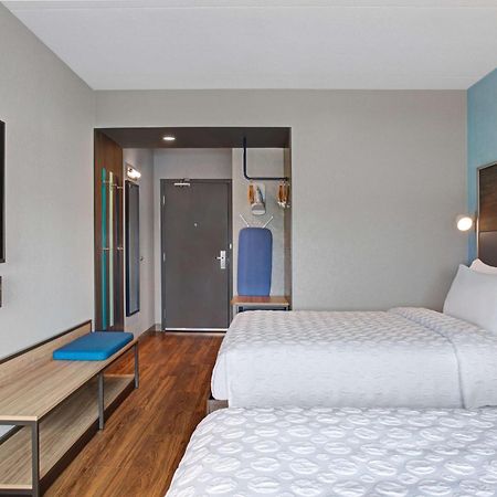 Tru By Hilton Toronto Airport West Hotel มิสซิสซอกา ภายนอก รูปภาพ