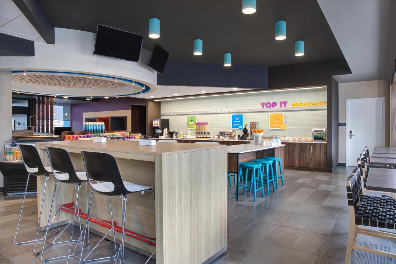 Tru By Hilton Toronto Airport West Hotel มิสซิสซอกา ภายนอก รูปภาพ