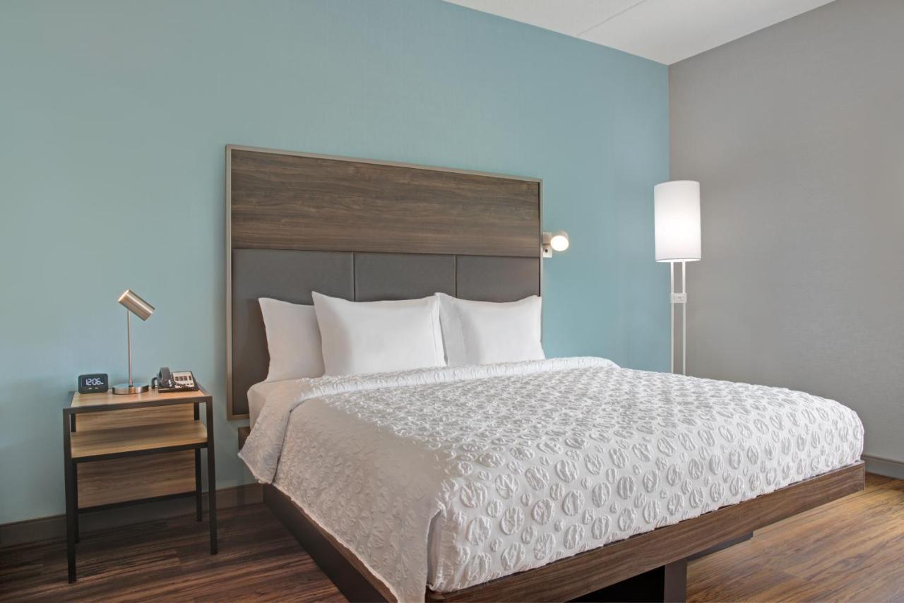 Tru By Hilton Toronto Airport West Hotel มิสซิสซอกา ภายนอก รูปภาพ