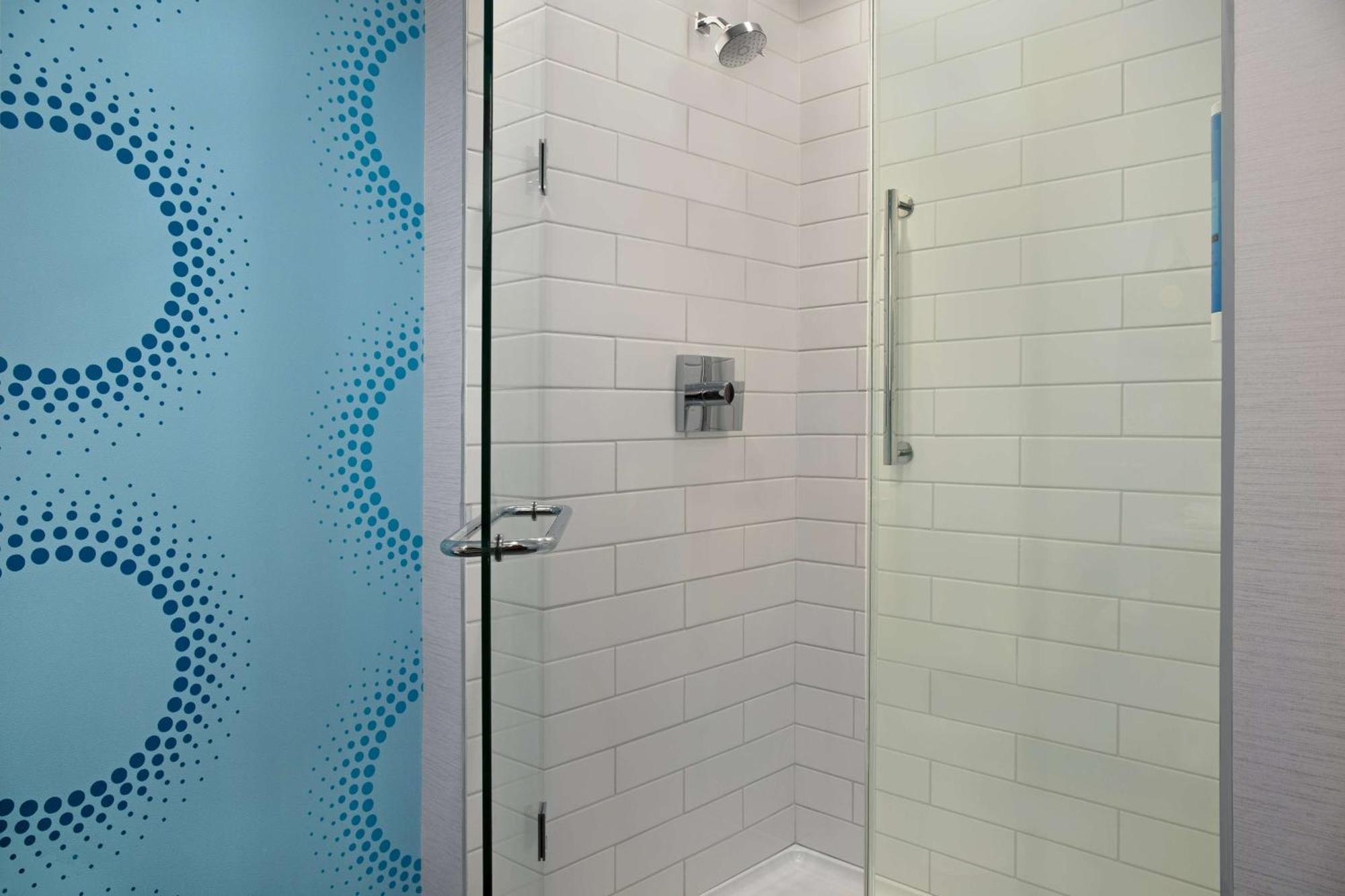Tru By Hilton Toronto Airport West Hotel มิสซิสซอกา ภายนอก รูปภาพ