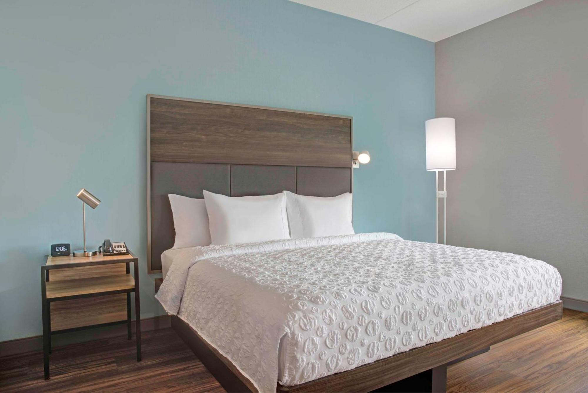 Tru By Hilton Toronto Airport West Hotel มิสซิสซอกา ภายนอก รูปภาพ