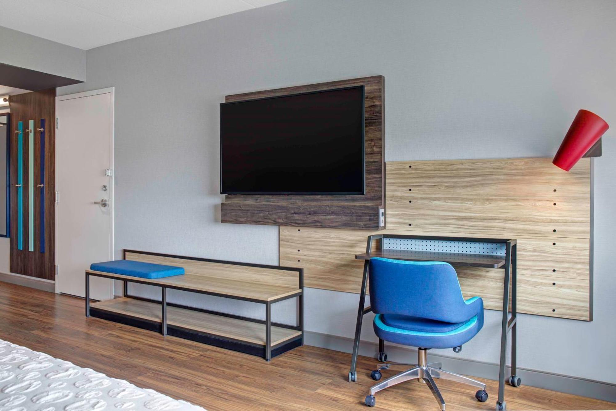 Tru By Hilton Toronto Airport West Hotel มิสซิสซอกา ภายนอก รูปภาพ